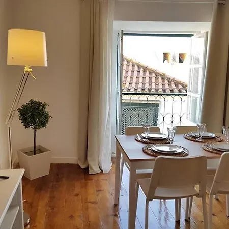 Inloveapartments - Typical Alfama Balcony *