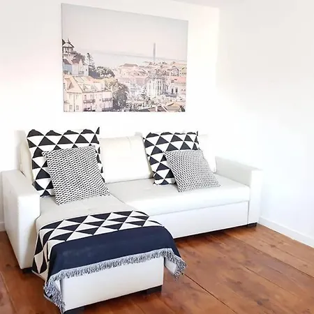 Inloveapartments - Typical Alfama Balcony Appartement